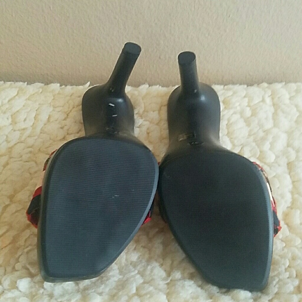 Shoes - Picture 7 of 7
